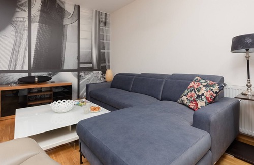 Muranow Apartamento | Warsaw Apartment With Parking by Renters