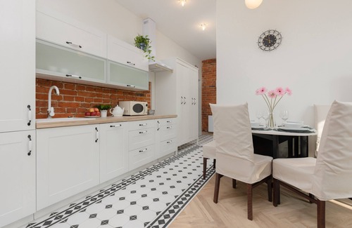 Pruszkow Apartamento | Warsaw Pruszków Apartment by Renters