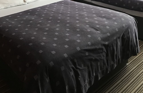 Tolworth Cabina | Warwick Lodge