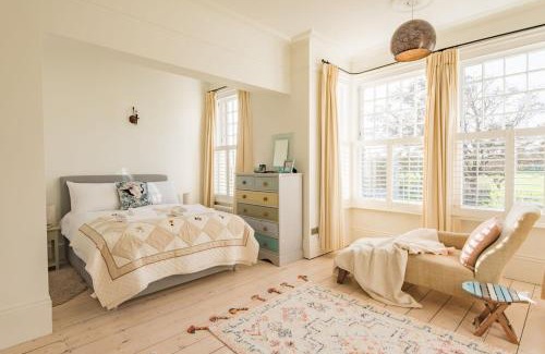 Deal Casa | Warwick Villa