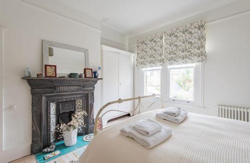 Deal Casa | Warwick Villa