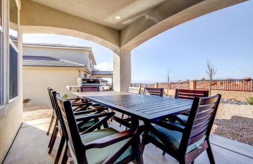 Washington Casa | Washington Home with Mtn Views, Near Hiking!