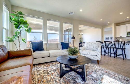 Washington Casa | Washington Home with Mtn Views, Near Hiking!