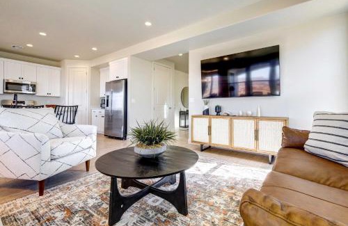 Washington Casa | Washington Home with Mtn Views, Near Hiking!