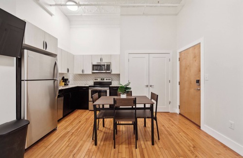 Albany Apartamento | Washington Lofts 109 Spacious 1 Bedroom 1 Bath