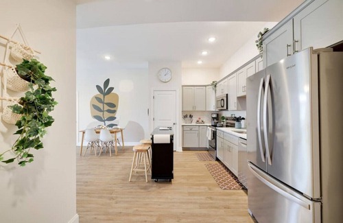 East Stroudsburg Apartamento | Washington212 · Bohemian Paradise - King Suite