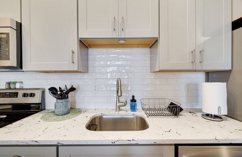 East Stroudsburg Apartamento | Washington212 · Bohemian Paradise - King Suite