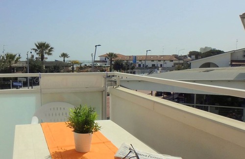 Lido di Pomposa Apartamento | Ver la playa desde el balcón! Casa con aire acondicionado, en el mar en Lido Pomposa