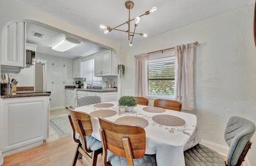 Clearwater Beach Apartamento | Watch the dolphins! Waterview, 2-bed, Heated pool!