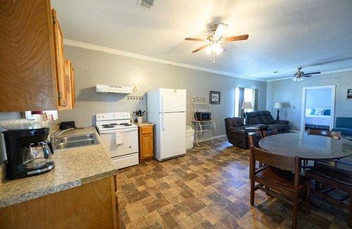 Lake Village Casa | Watch the sunrise with your family on Lake Chicot!