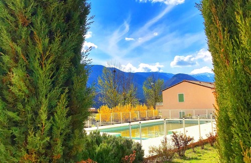 Montbrun-les-Bains Apartamento | Watch Tower 2 - Apartamento de dos habitaciones, vista al jardín