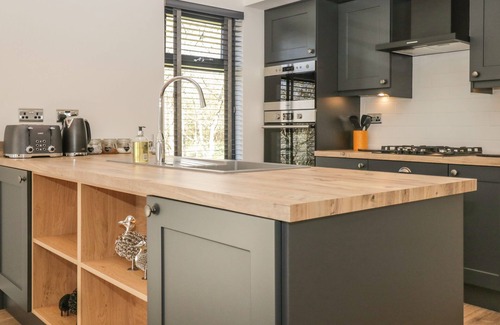 Allithwaite Cabaña | WATCH TREE LODGE, family friendly, luxury holiday cottage in Cartmel