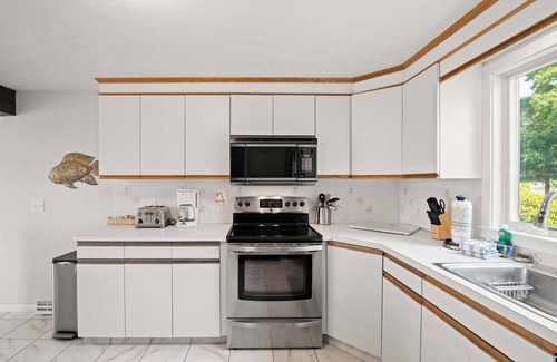 West Dennis Casa | Water Access, Sunsets, Walk to Restaurants!