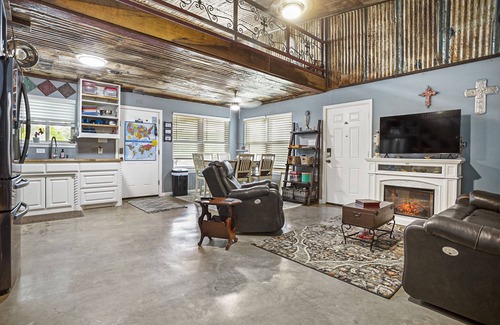 Dennis Cabina | Water front 2 bedroom with a bath, kitchen w/loft over looking the Brazos river