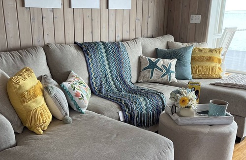 Aquebogue Cabaña | Water front Beautiful Beach cottage on Peconic Bay