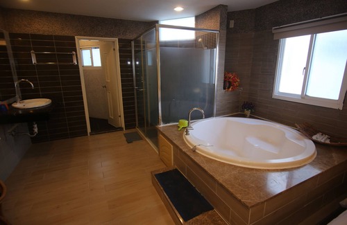 Big Beach Casa | Water Front Hotel