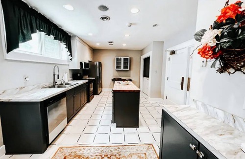 Midlothian Casa | Water Front Iconic Gem Estate w Pool Pavilion Retreat indoor & outdoor amenities