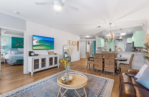 Corpus Christi Casa | Water front oasis, 2 minutes to the beach. Pet-friendly