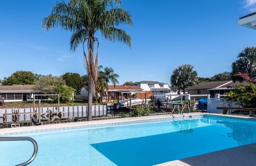 Bay Crest Park Casa | Water front pool home with direct gulf access! Perfect location! Big kitchen !