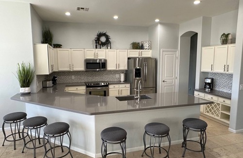 Ocotillo Casa | Water/Golf Course Backyard | Heated Pool Included in Price | Modern 3 bedroom