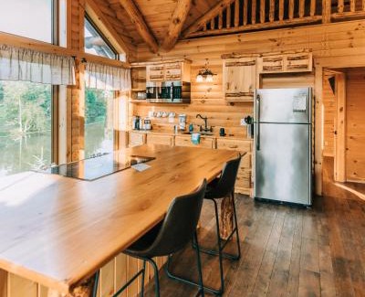 Millersburg Casa | Water Lily Cabin by Amish Country Lodging