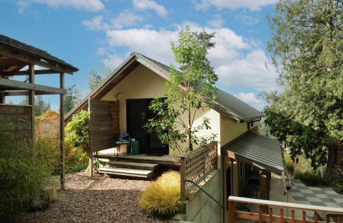 Clinton Casa | Water Mtn Views, Forest Walk To Beach!