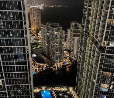 Downtown Miami Apartamento | Water & Pool Views, One bedroom W hotel building