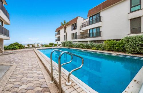 Holmes Beach Casa | Water's Edge 205