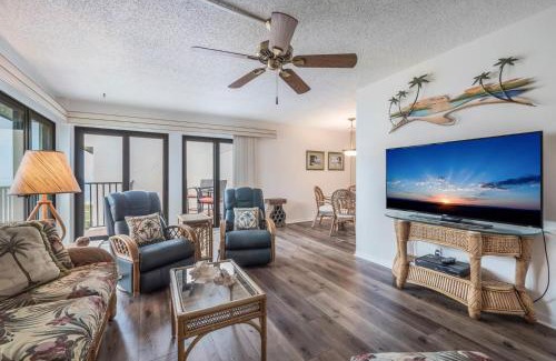 Holmes Beach Casa | Water's Edge 205