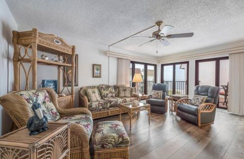Holmes Beach Casa | Water's Edge 205