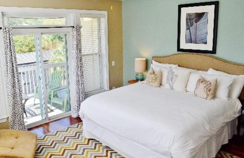 Folly Beach Cama Y Desayuno | Water's Edge Inn - Adults Only