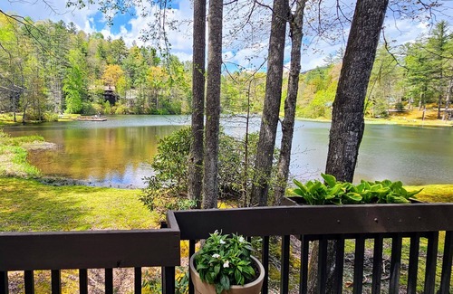 Sapphire Villa | Water's Edge of Sapphire Valley