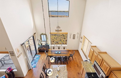 Pinetop-Lakeside Cabaña | Water’s Edge Retreat, Lake & Creek Views , Kayaks, Firepit, Massage, Sleeps 10