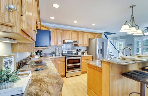 Deale Casa | Water-View Deale Home: Walk to Marina, Restaurants