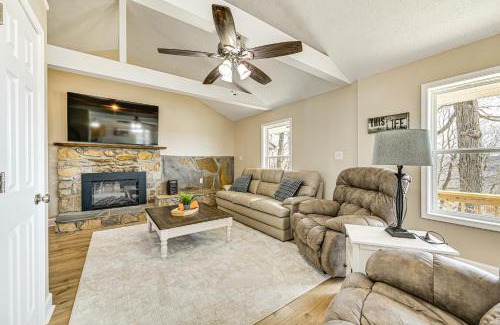 Albany Casa | Water-View Deck Home on Dale Hollow Lake
