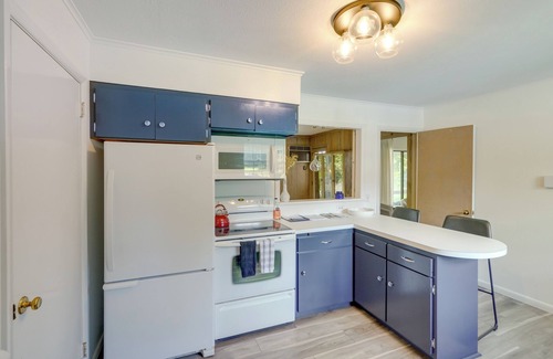 Sheffield Casa | Skiing & Hiking: Water-View Home in the Berkshires