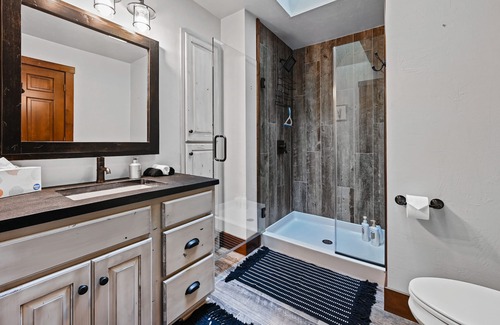 Sturgeon Bay Cabina | Water view on a bluff- Bay side with hot tub