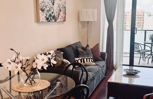 Hurstville Apartamento | Water View Two-Bedroom Apartment