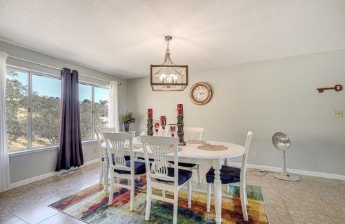Coulterville Casa | Water Views and Decks Spacious La Grange Retreat