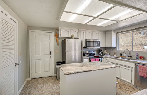 Coulterville Casa | Water Views & Decks: Spacious La Grange Retreat
