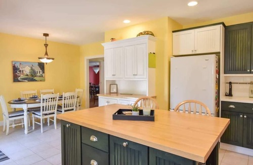 Barnstable Casa | Water Views & Private Tennis Court!