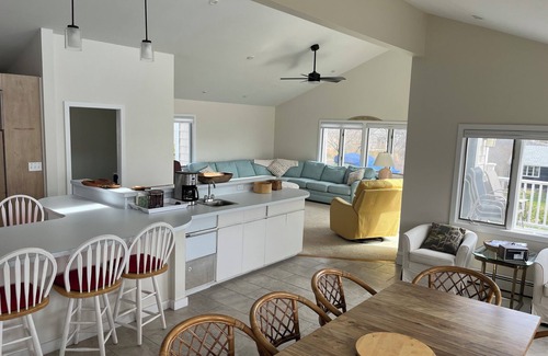 Mystic - New London Casa | Water views, work/live, 5BD/2.5BA, Pets in Groton Long Point, CT
