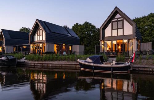 Balk Casa | Water Villa in Balk with Private Jetty, cleaning included