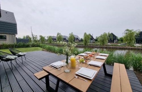Balk Casa | Water Villa in Balk with Private Jetty, cleaning included