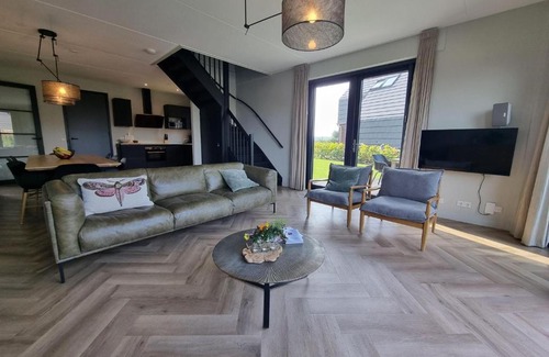 Balk Casa | Water Villa in Balk with Private Jetty
