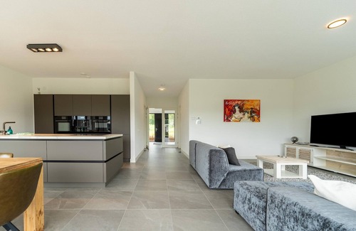 Zeewolde Casa | Water villa en Zeewolde con embarcadero
