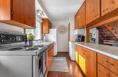 Dashwood Cabaña | Watercolour Lakefront Cottage Grand Bend!