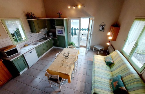 Saint-Ellier-du-Maine Cabaña | Casa de pescadores con terraza sobre el agua y vistas al lago