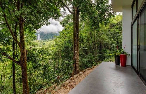 San Isidro de El General Villa | Experiencia en la Selva de Costa Rica
