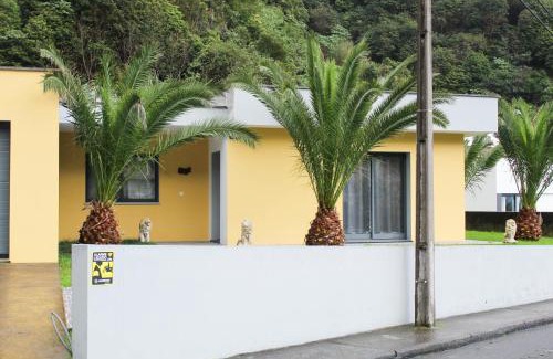 Faial Da Terra Casa | Waterfall House